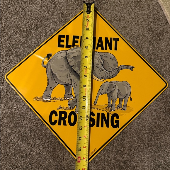 Elephant Crossing Sign - Picture 4 of 4